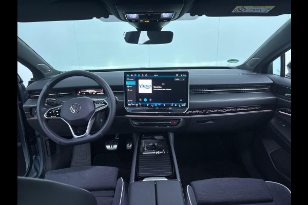 Volkswagen ID.7 Tourer Pro S Business 86 kWh 286 pk | Verlengde garantie | Navigatie | Warmtepomp | Panoramadak | Trekhaak (wegklapbaar) | Park assist | Rondomzicht camera |