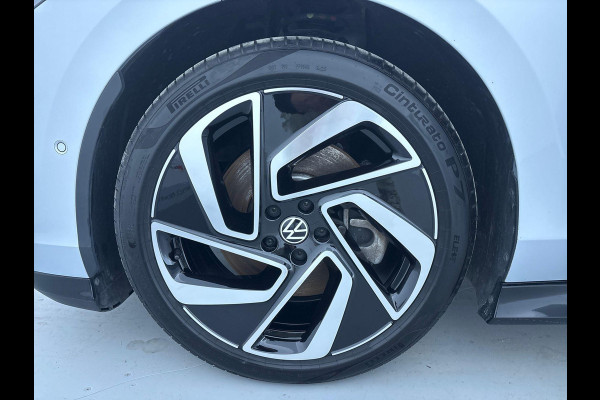 Volkswagen ID.7 Tourer Pro S Business 86 kWh 286 pk | Verlengde garantie | Navigatie | Warmtepomp | Panoramadak | Trekhaak (wegklapbaar) | Park assist | Rondomzicht camera |