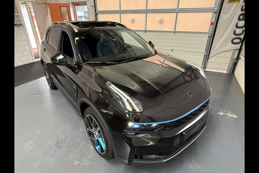 Lynk & Co 01 1.5 PHEV 261 PK Zwarte Hemel, Pano, Navi, Camera
