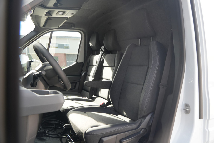 Renault Master E-Tech T35 L3H2 Advance long range 87 kWh 143pk - Betimmering - Navi - Camera - Cruise - LED - Carplay/Android - PDC Rondom - 270 deure