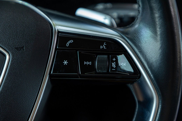 Audi e-tron E-tron 50 quattro S Line 71 kWh Soh 95% I S Line I Panoramadak I 22" I Adaptive Cruise I Luchtvering I CarPlay