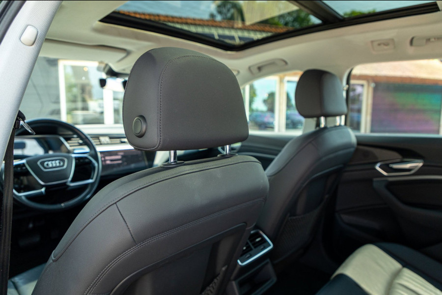 Audi e-tron E-tron 50 quattro S Line 71 kWh Soh 95% I S Line I Panoramadak I 22" I Adaptive Cruise I Luchtvering I CarPlay