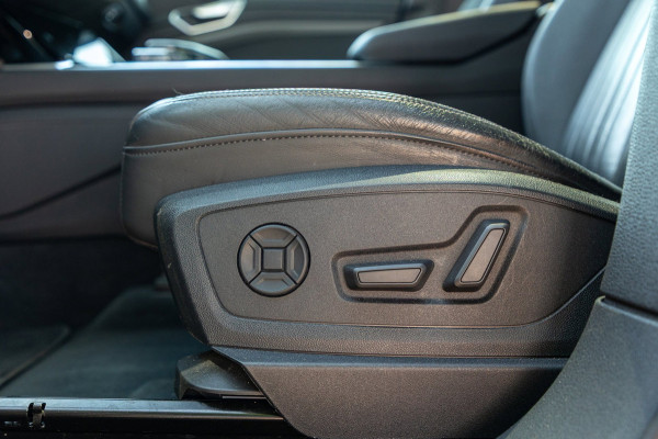 Audi e-tron E-tron 50 quattro S Line 71 kWh Soh 95% I S Line I Panoramadak I 22" I Adaptive Cruise I Luchtvering I CarPlay