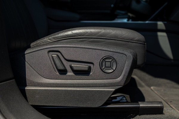 Audi e-tron E-tron 50 quattro S Line 71 kWh Soh 95% I S Line I Panoramadak I 22" I Adaptive Cruise I Luchtvering I CarPlay