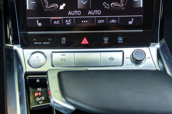 Audi e-tron E-tron 50 quattro S Line 71 kWh Soh 95% I S Line I Panoramadak I 22" I Adaptive Cruise I Luchtvering I CarPlay