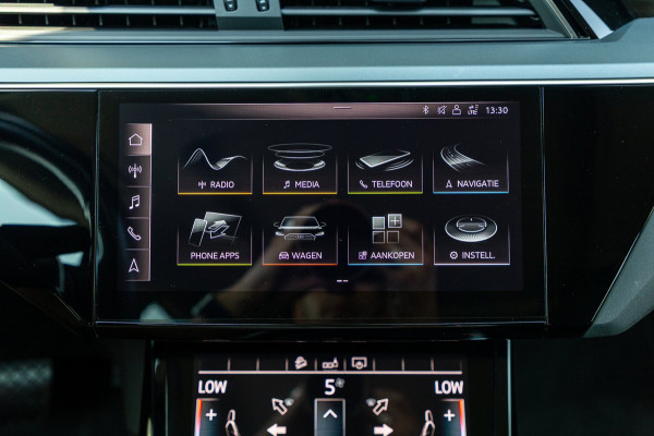 Audi e-tron E-tron 50 quattro S Line 71 kWh Soh 95% I S Line I Panoramadak I 22" I Adaptive Cruise I Luchtvering I CarPlay