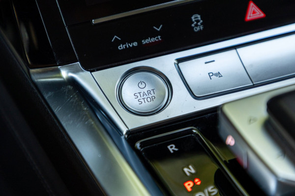 Audi e-tron E-tron 50 quattro S Line 71 kWh Soh 95% I S Line I Panoramadak I 22" I Adaptive Cruise I Luchtvering I CarPlay