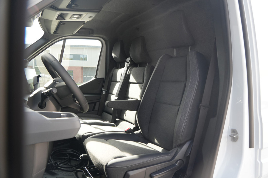 Renault Master E-Tech T35 L3H2 Advance long range 87 kWh 143pk - Betimmering - Navi - Camera - Cruise - LED - Carplay/Android - PDC Rondom - 270 deure