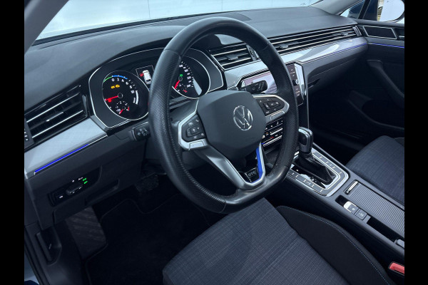 Volkswagen Passat 1.4 TSI PHEV GTE Business 218 pk Automaat (DSG) | Navigatie | Parkeersensoren | Achteruitrijcamera | Adaptieve cruise control | Stoelverwarming | Apple carplay / Android auto |
