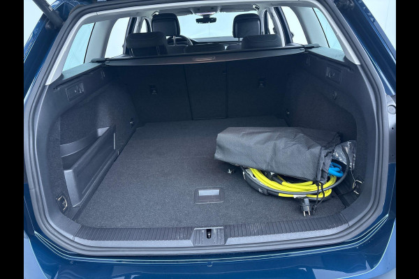 Volkswagen Passat 1.4 TSI PHEV GTE Business 218 pk Automaat (DSG) | Navigatie | Parkeersensoren | Achteruitrijcamera | Adaptieve cruise control | Stoelverwarming | Apple carplay / Android auto |