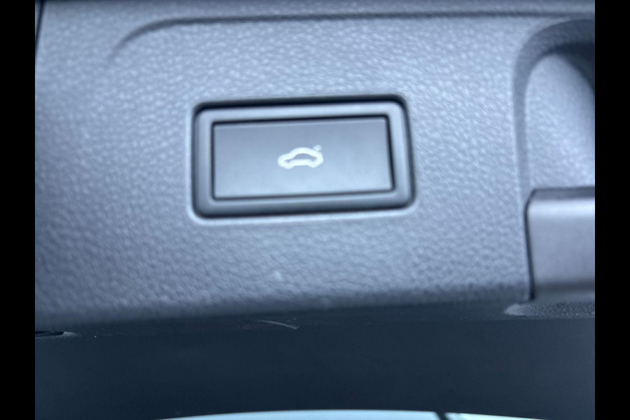 Volkswagen Passat 1.4 TSI PHEV GTE Business 218 pk Automaat (DSG) | Navigatie | Parkeersensoren | Achteruitrijcamera | Adaptieve cruise control | Stoelverwarming | Apple carplay / Android auto |