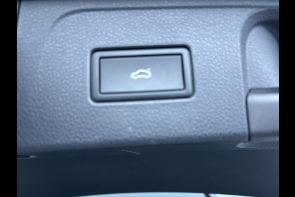 Volkswagen Passat 1.4 TSI PHEV GTE Business 218 pk Automaat (DSG) | Navigatie | Parkeersensoren | Achteruitrijcamera | Adaptieve cruise control | Stoelverwarming | Apple carplay / Android auto |