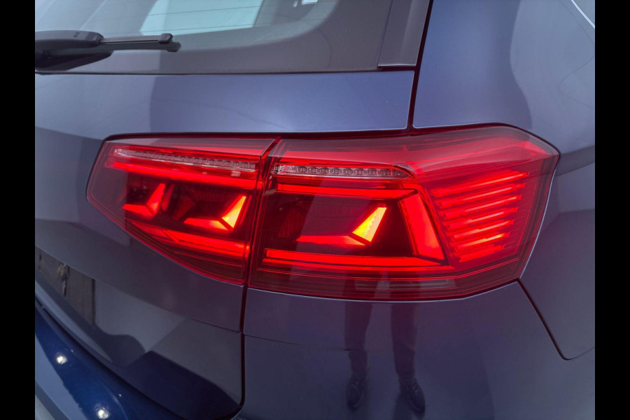 Volkswagen Passat 1.4 TSI PHEV GTE Business 218 pk Automaat (DSG) | Navigatie | Parkeersensoren | Achteruitrijcamera | Adaptieve cruise control | Stoelverwarming | Apple carplay / Android auto |