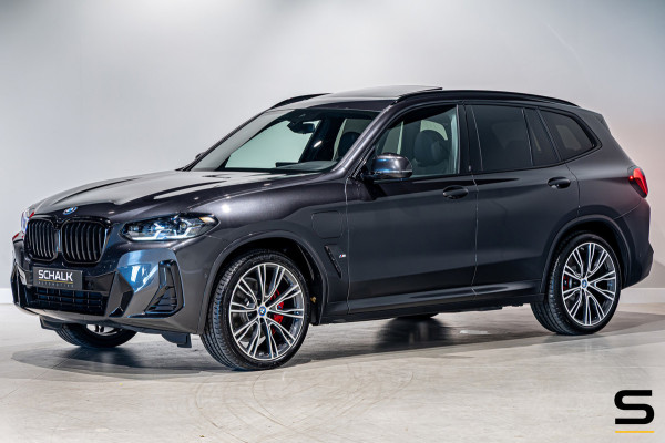 BMW X3 XDrive30e Business Edition Plus|NAP|Pano|Full Options