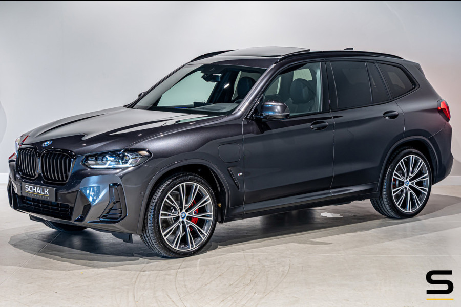 BMW X3 XDrive30e Business Edition Plus|NAP|Pano|Full Options