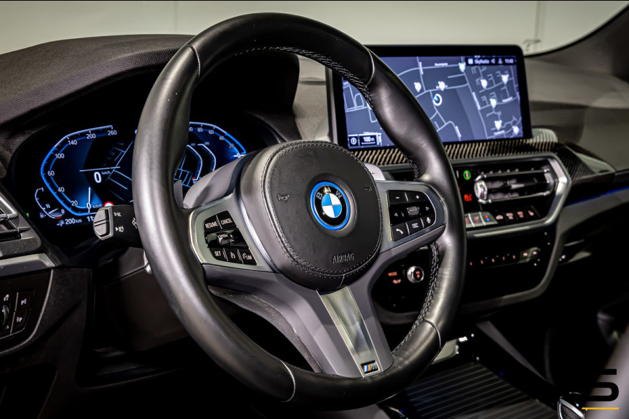 BMW X3 XDrive30e Business Edition Plus|NAP|Pano|Full Options
