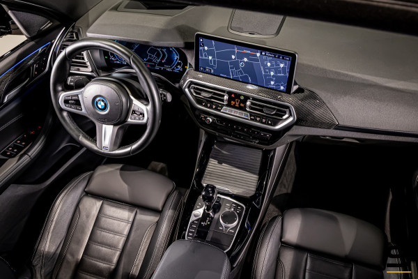 BMW X3 XDrive30e Business Edition Plus|NAP|Pano|Full Options