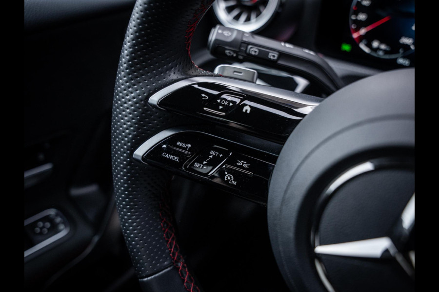 Mercedes-Benz A-Klasse A250 e Business Solution AMG - Pano l ACC l Sfeerverl. l Keyless