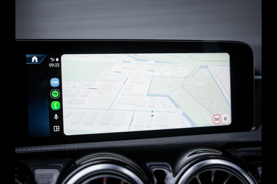 Mercedes-Benz A-Klasse A250 e Business Solution AMG - Pano l ACC l Sfeerverl. l Keyless