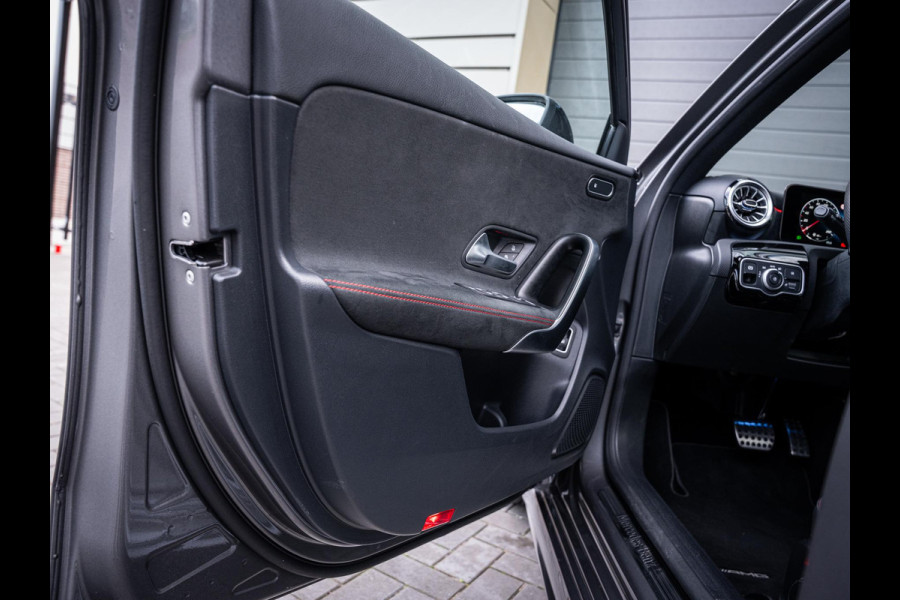 Mercedes-Benz A-Klasse A250 e Business Solution AMG - Pano l ACC l Sfeerverl. l Keyless