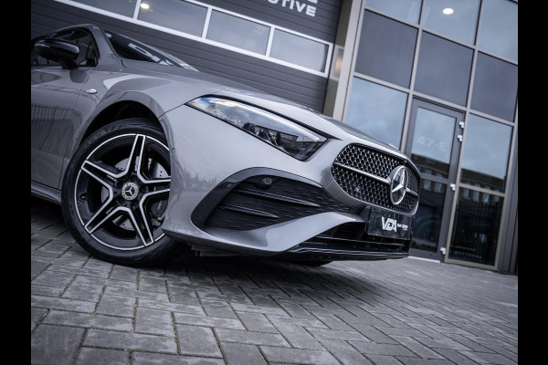 Mercedes-Benz A-Klasse A250 e Business Solution AMG - Pano l ACC l Sfeerverl. l Keyless