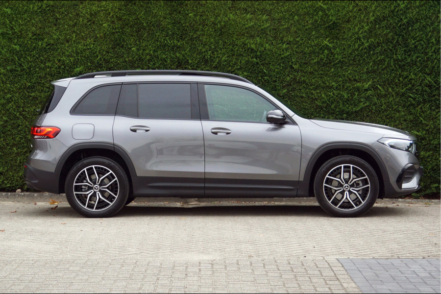Mercedes-Benz EQB EQB 300 4M AMG Line Might 67 kWh | Panorama Dodehoek Sfeerverlichting