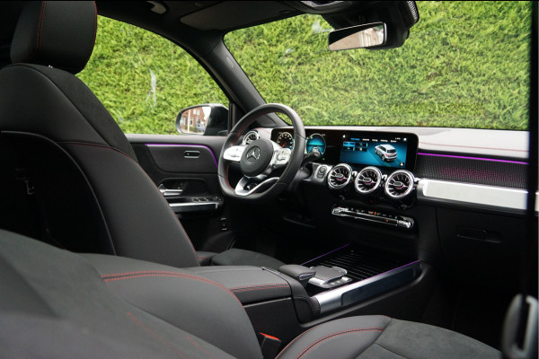 Mercedes-Benz EQB EQB 300 4M AMG Line Might 67 kWh | Panorama Dodehoek Sfeerverlichting
