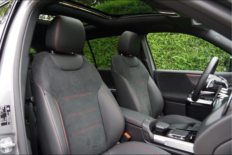 Mercedes-Benz EQB EQB 300 4M AMG Line Might 67 kWh | Panorama Dodehoek Sfeerverlichting