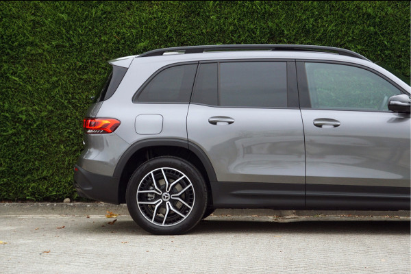Mercedes-Benz EQB EQB 300 4M AMG Line Might 67 kWh | Panorama Dodehoek Sfeerverlichting