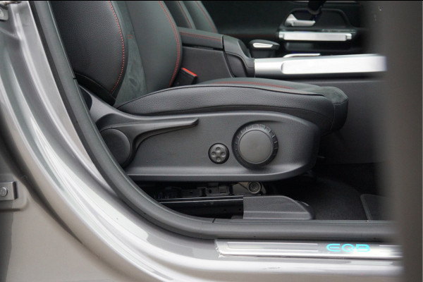 Mercedes-Benz EQB EQB 300 4M AMG Line Might 67 kWh | Panorama Dodehoek Sfeerverlichting