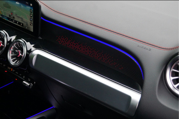 Mercedes-Benz EQB EQB 300 4M AMG Line Might 67 kWh | Panorama Dodehoek Sfeerverlichting