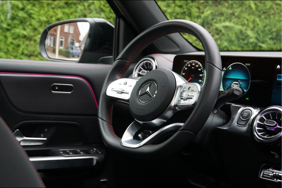 Mercedes-Benz EQB EQB 300 4M AMG Line Might 67 kWh | Panorama Dodehoek Sfeerverlichting