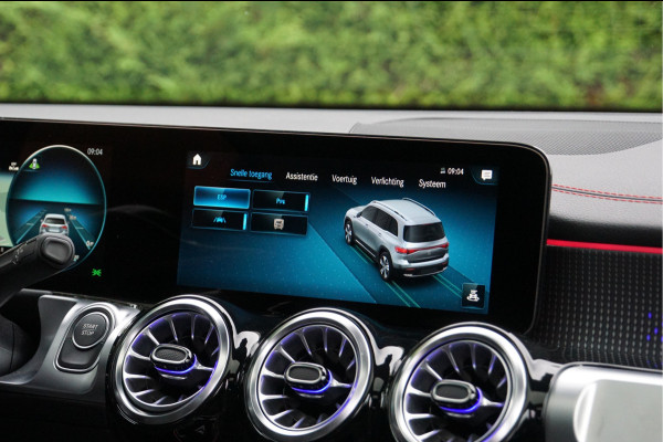 Mercedes-Benz EQB EQB 300 4M AMG Line Might 67 kWh | Panorama Dodehoek Sfeerverlichting