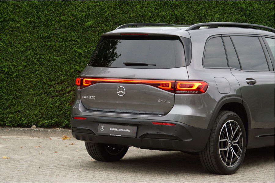 Mercedes-Benz EQB EQB 300 4M AMG Line Might 67 kWh | Panorama Dodehoek Sfeerverlichting