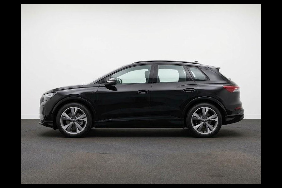 Audi Q4 e-tron S edition performance 82 kWh 286 pk | Techniekpakket plus | Optiekpakket zwart | Trekhaak | Lichtpakket plus ambient light |