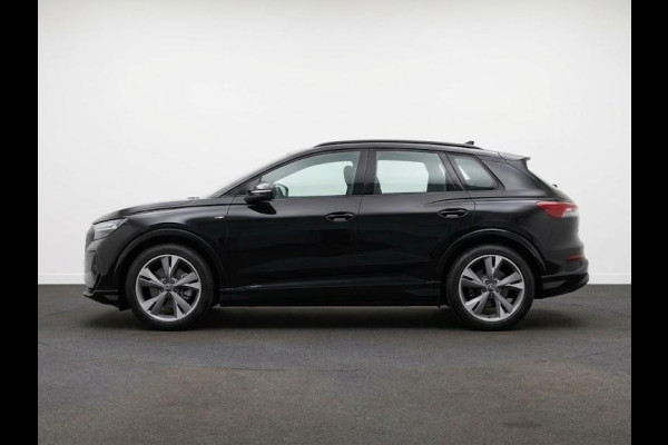Audi Q4 e-tron S edition performance 82 kWh 286 pk | Techniekpakket plus | Optiekpakket zwart | Trekhaak | Lichtpakket plus ambient light |