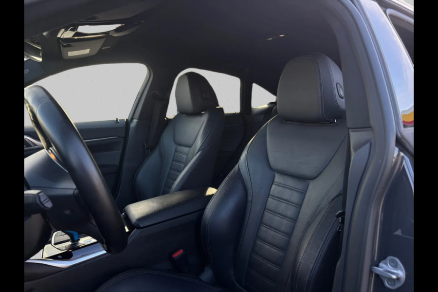 BMW i4 EDrive40 High Executive 84 kWh 96%SoH (NL-auto, 1e Eig, Dealer OndH, Trekhaak, Navi, Camera, Addpt Cruise, StoelV, Etc)