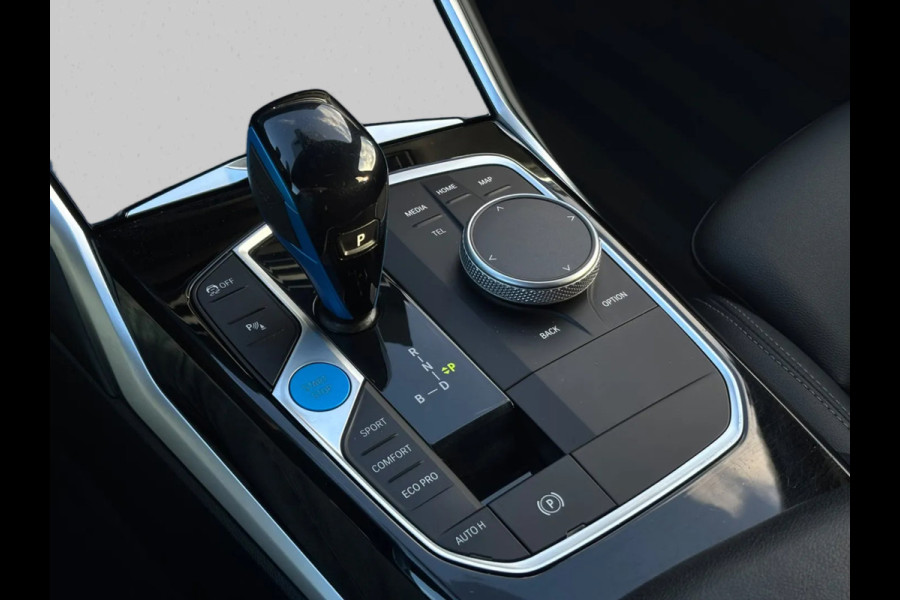 BMW i4 EDrive40 High Executive 84 kWh 96%SoH (NL-auto, 1e Eig, Dealer OndH, Trekhaak, Navi, Camera, Addpt Cruise, StoelV, Etc)