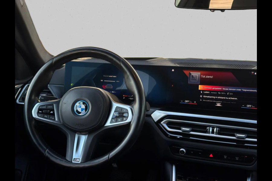 BMW i4 EDrive40 High Executive 84 kWh 96%SoH (NL-auto, 1e Eig, Dealer OndH, Trekhaak, Navi, Camera, Addpt Cruise, StoelV, Etc)
