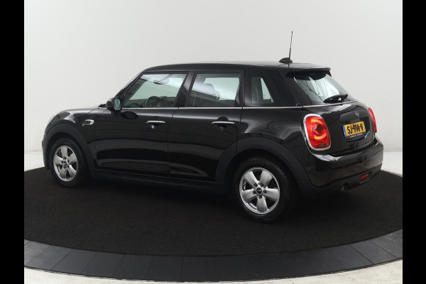 MINI 5-Deurs 1.5 One First | Cruise control | Navigatie | Carplay | Airco