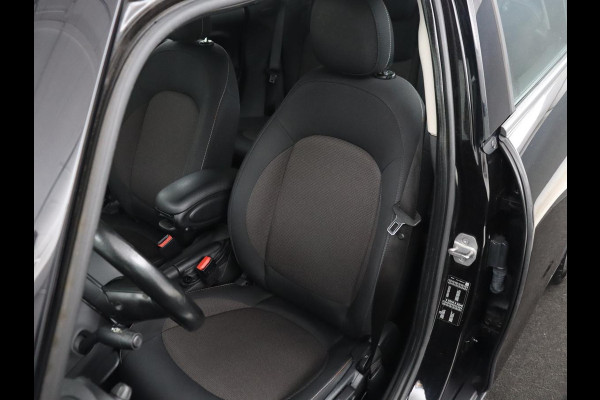 MINI 5-Deurs 1.5 One First | Cruise control | Navigatie | Carplay | Airco