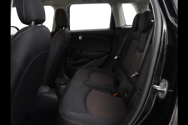 MINI 5-Deurs 1.5 One First | Cruise control | Navigatie | Carplay | Airco