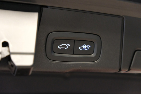 Volvo XC60 2.0 B4 M Hybrid |62.893km| *Leder/Navi/Camera* Stoel+Stuurwielverwarming