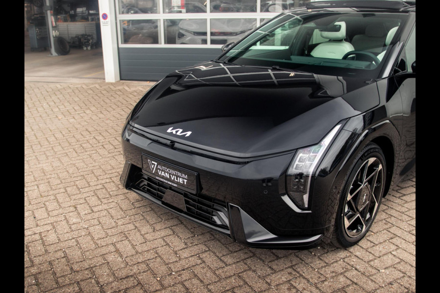Kia EV4 GT-PlusLine 81.4 kWh | Direct leverbaar met veel korting| Full options | Navi. | Clima. | Adapt. Cruise. | Stoel&Stuur Verwarming | Glazen Schuif-/Kanteldak | Harman Kardon | Slimme Parkeerassistentie | Dodehoek Camera | GT-Line Vegan Lederen Stoelbekleding
