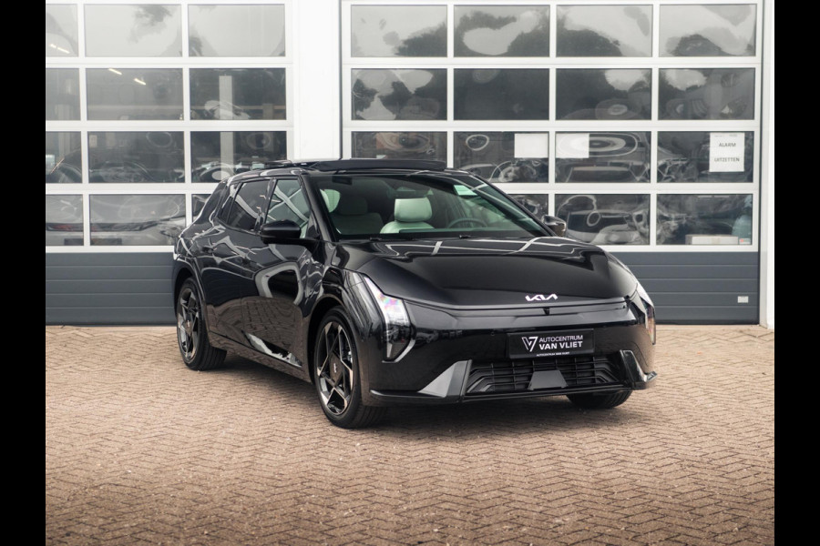 Kia EV4 GT-PlusLine 81.4 kWh | Direct leverbaar met veel korting| Full options | Navi. | Clima. | Adapt. Cruise. | Stoel&Stuur Verwarming | Glazen Schuif-/Kanteldak | Harman Kardon | Slimme Parkeerassistentie | Dodehoek Camera | GT-Line Vegan Lederen Stoelbekleding