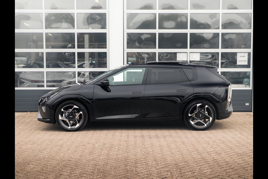 Kia EV4 GT-PlusLine 81.4 kWh | Direct leverbaar met veel korting| Full options | Navi. | Clima. | Adapt. Cruise. | Stoel&Stuur Verwarming | Glazen Schuif-/Kanteldak | Harman Kardon | Slimme Parkeerassistentie | Dodehoek Camera | GT-Line Vegan Lederen Stoelbekleding