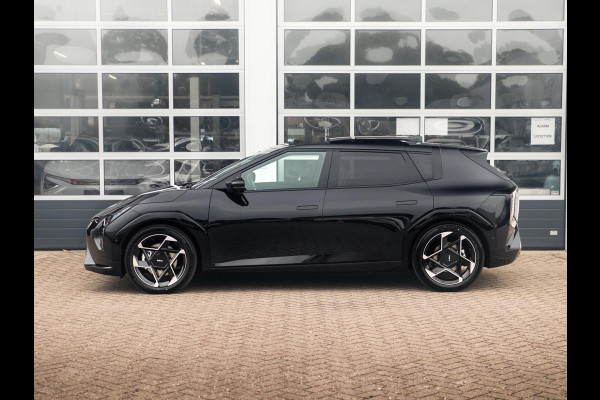 Kia EV4 GT-PlusLine 81.4 kWh | Direct leverbaar met veel korting| Full options | Navi. | Clima. | Adapt. Cruise. | Stoel&Stuur Verwarming | Glazen Schuif-/Kanteldak | Harman Kardon | Slimme Parkeerassistentie | Dodehoek Camera | GT-Line Vegan Lederen Stoelbekleding