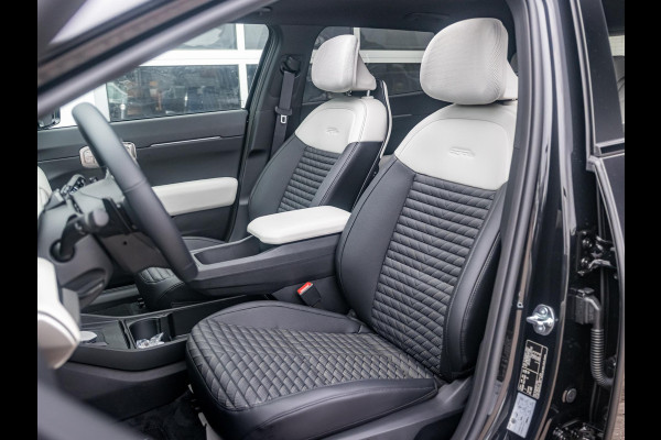 Kia EV4 GT-PlusLine 81.4 kWh | Direct leverbaar met veel korting| Full options | Navi. | Clima. | Adapt. Cruise. | Stoel&Stuur Verwarming | Glazen Schuif-/Kanteldak | Harman Kardon | Slimme Parkeerassistentie | Dodehoek Camera | GT-Line Vegan Lederen Stoelbekleding