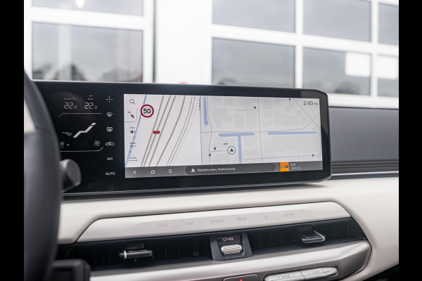 Kia EV4 GT-PlusLine 81.4 kWh | Direct leverbaar met veel korting| Full options | Navi. | Clima. | Adapt. Cruise. | Stoel&Stuur Verwarming | Glazen Schuif-/Kanteldak | Harman Kardon | Slimme Parkeerassistentie | Dodehoek Camera | GT-Line Vegan Lederen Stoelbekleding
