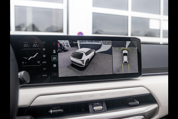 Kia EV4 GT-PlusLine 81.4 kWh | Direct leverbaar met veel korting| Full options | Navi. | Clima. | Adapt. Cruise. | Stoel&Stuur Verwarming | Glazen Schuif-/Kanteldak | Harman Kardon | Slimme Parkeerassistentie | Dodehoek Camera | GT-Line Vegan Lederen Stoelbekleding